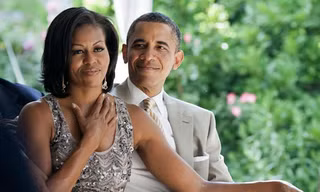 Vợ chồng ông Obama kiếm tiền bằng cách nào sau khi rời Nhà Trắng?