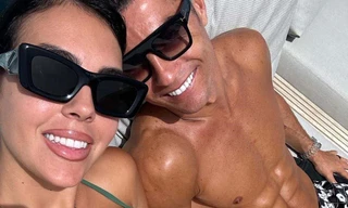 Bức ảnh khoe thân hình rắn rỏi của Ronaldo và bạn gái