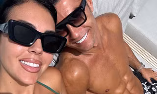 Bức ảnh khoe thân hình rắn rỏi của Ronaldo và bạn gái