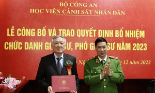 Bản tin 8H: Trao quyết định bổ nhiệm chức danh Giáo sư cho Chánh án TAND tối cao