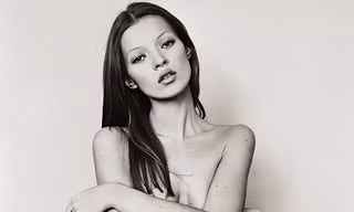 Ảnh 18+ thuở đôi mươi của Kate Moss chưa từng công bố