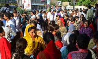 Người dân đổ ra đường khi có động đất ở Pakistan hôm qua, 24/9