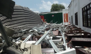 Sập mái hội trường 250 chỗ ở Hậu Giang, lộ hàng loạt sai sót