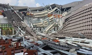 Hơn 1 tháng sập hội trường thị trấn, vẫn đang giám định