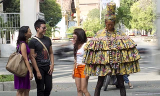 Làm ngơ để tạo dáng, thí sinh Top Model bị chê chảnh