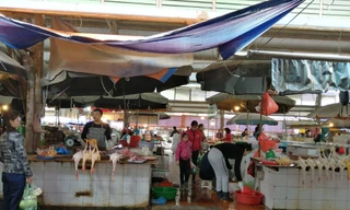 Sát Tết dương lịch, thực phẩm tăng giá theo giá thịt lợn. 