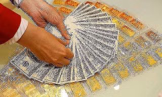 USD tiếp tục tăng, giá vàng lao dốc. ảnh minh hoạ