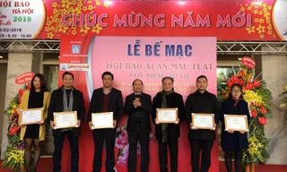 Báo Tiền Phong nhận giải thưởng tại hội báo xuân 2018