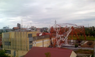 10 người chết và mất tích trong cơn bão số 8