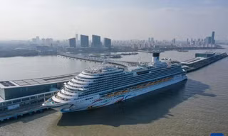 Choáng ngợp siêu du thuyền đầu tiên do Trung Quốc sản xuất 