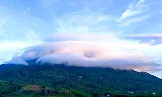 Lại xuất hiện mây hình đĩa bay bao phủ 'nóc nhà' Đồng Nai