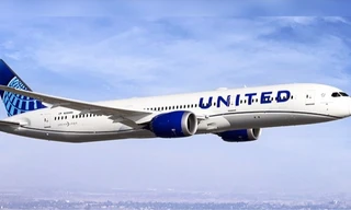 Máy bay chở gần 300 người vừa cất cánh bất ngờ rơi tự do trong 10 phút