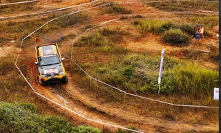 Bán tải 'xé bùn', tranh tài ở thánh địa offroad Hà Nội