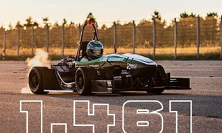 Xe điện do sinh viên chế tạo phá kỷ lục thế giới về tốc độ chạy nước rút 