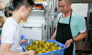 'Bắt trend' gà ủ muối măng cụt xanh, chủ quán Hà Nội thu trăm triệu/ngày