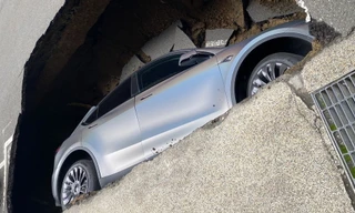 Tesla Model Y sụt 'hố tử thần' tại Đài Loan