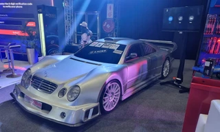 Thợ châu Phi tự chế xe Mercedes-Benz bản giới hạn