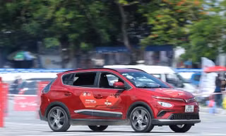 Xe gầm cao dần thống trị thị trường ô tô trong nước?