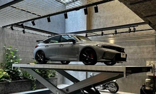 Cường 'đô la' bổ sung Honda Civic Type R 2023 vào bộ sưu tập