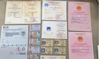 Triệt phá đường dây chuyên làm giả sổ đỏ, căn cước công dân gắn chíp