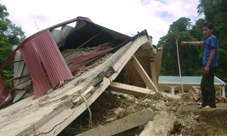 Hoãn họp, về giúp dân sau lũ