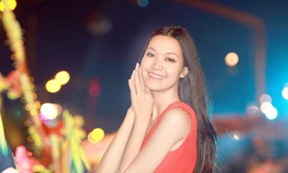 Hoa hậu Thùy Dung quyến rũ ở lễ hội Carnaval Hạ Long