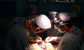 Mẹ phát hoảng vì đầu con ngày càng to do biến dạng sọ