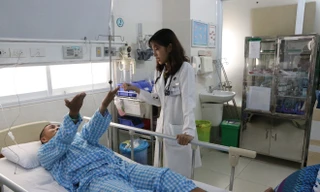 Người đàn ông suýt chết trên sân bóng vì nhồi máu não