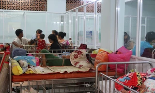 Trẻ mắc tay chân miệng đông, cải tạo căng tin làm nơi chữa bệnh