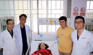 Thường xuyên ói sau ăn, bệnh nhân suýt chết vì khối u 2,5 kg