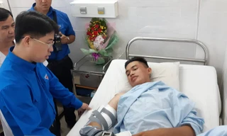 Trao tặng huy hiệu 'Tuổi trẻ dũng cảm' cho các hiệp sĩ