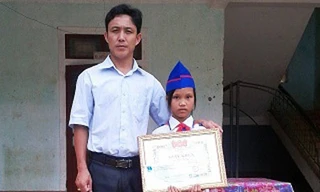 Bé gái lớp 4 lao xuống sông cứu sống em nhỏ