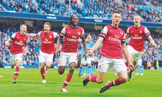 5 giờ sáng mai, Arsenal đến Hà Nội
