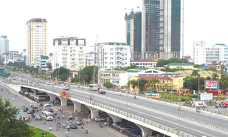 Định phá ba cầu vượt mới xây: Do 'vẽ' nhiều dự án