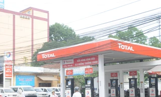 Nhiều cây xăng ở Hà Nội chưa chịu di dời