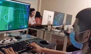 Nhiều quán game online vẫn hoạt động đón khách