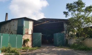 Nhà xưởng mọc tràn lan khu vực bãi Ga, xã Việt Hùng