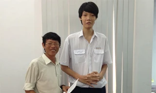 Bất ngờ với thí sinh cao 2.4m