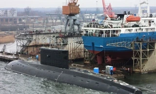 Tàu ngầm Kilo mang tên Hà Nội chạy thử
