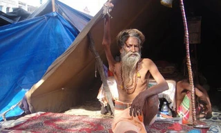 Giơ tay lên cao trong suốt... 38 năm