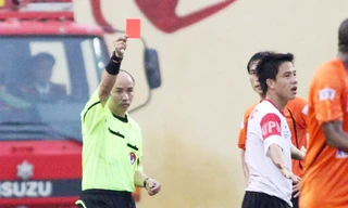 Ai gây sức ép lên trọng tài?