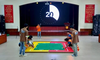 'Robot đánh golf' thu hút sinh viên mê khoa học, sáng tạo 