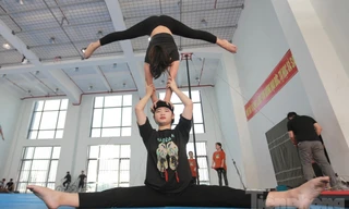 Tận mắt xem học viên trường xiếc khổ luyện thành tài