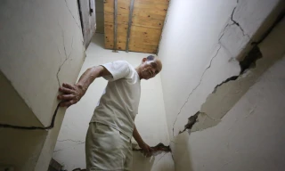 Ngôi nhà 'nứt toác' bên dự án đường sắt trên cao Nhổn - ga Hà Nội