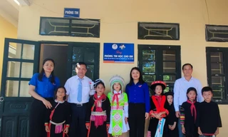 Khánh thành 'phòng máy tính cho em' dịp năm học mới tại Cao Bằng