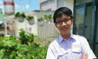 Nam sinh TPHCM là thủ khoa hệ chuyên với 3 điểm 10, biết 4 ngoại ngữ 