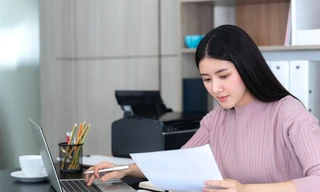 Vì sao Gen Z đi làm không cầm nổi lương về?