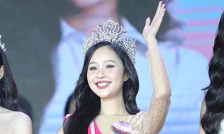 Nữ sinh năm nhất đăng quang Hoa khôi Trường Đại học Luật Hà Nội 