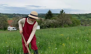 Người trẻ suy nghĩ gì về trào lưu bỏ phố về quê, 'nuôi cá và trồng thêm rau'?