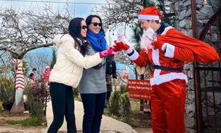 Giới trẻ nô nức săn mây, đón Giáng sinh trên đỉnh Tà Xùa